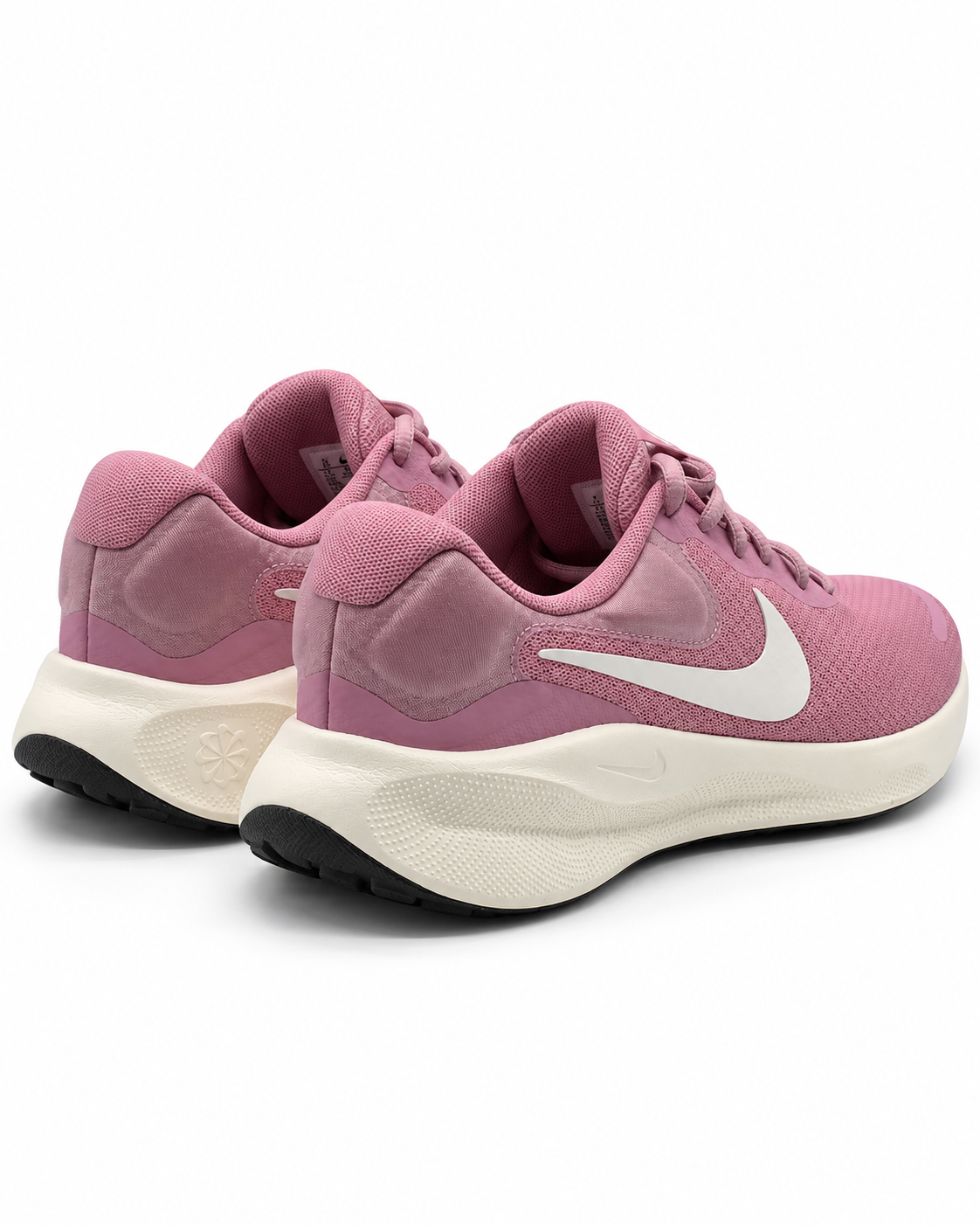 chatgpt image 17 sept 2026, 08 19 48 p.m. (3) NIKE W REVOLUTION 7